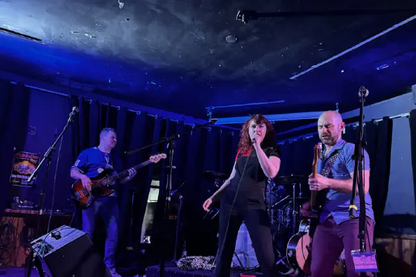 featured - day 1 - mansion - joan and the lustre