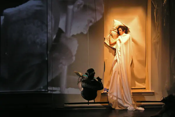 veronique-sweeping-ashley-4